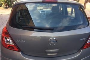Opel corsa gol per neopatentati