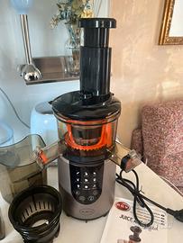 Estrattore di succhi per frutta e verdura