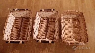 Ceste di vimini per confezioni