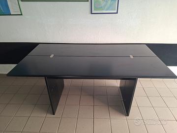 Tavolo laccato nero