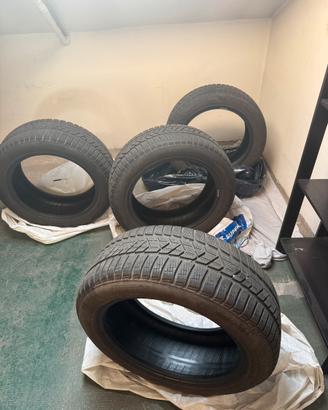 4 pneumatici Invernali Pirelli Sottozero 3