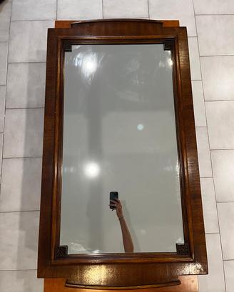 Specchio grande con cornice in legno