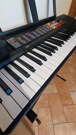 PIANOLA Yamaha PSR- F51