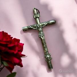 Croce argentata da lutto con teschio antica