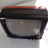 Televisore vintage arancione anni '70/'80