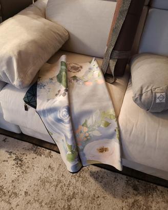 tappetini e cuscino yoga