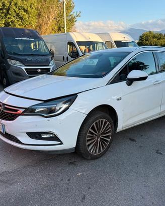 Opel Astra 1.6 Cdti 136cv S.W. Motore rotto