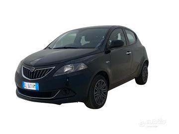 Lancia Ypsilon III 1.0 firefly hybrid Silver Plus 