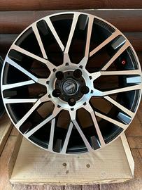 Cerchi in lega Momo Revenge da 18"