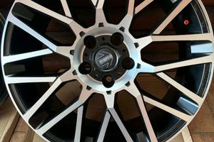 Cerchi in lega Momo Revenge da 18"