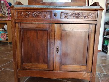 mobile da bagno antico