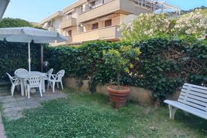 Bilocale con giardino a 100 metri dal mare