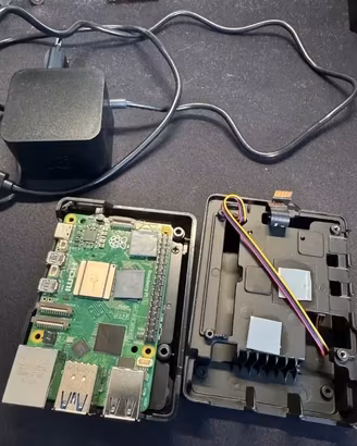 Raspberry Pi 5 (8GB) + Case Argon NEO M.2