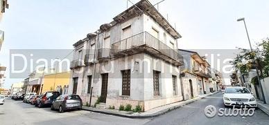 Casa indipendente e terreno edificabile a Giarre