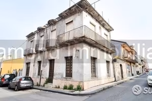 Casa indipendente e terreno edificabile a Giarre