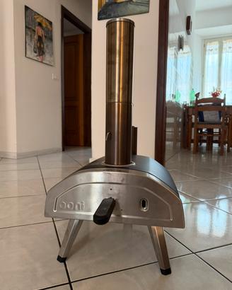 Ooni Fyra 12 forno per pizza a pellet