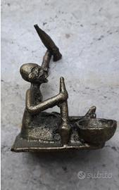 Antica statuetta in bronzo