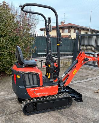 E282 - Escavatore Kubota K008 Carro allargabile