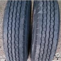 Coppia di pneumatici usati 10.00 20 Pirelli