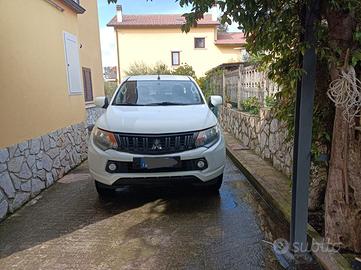 Mitsubishi L200 4 posti