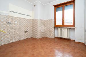 3 LOCALI A CASELLE TORINESE