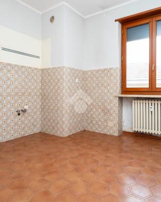 3 LOCALI A CASELLE TORINESE