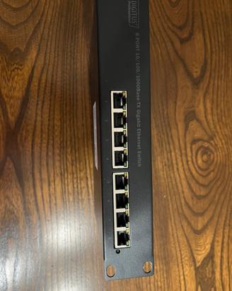 Switch Digitus DN-80114 per rack da 10”