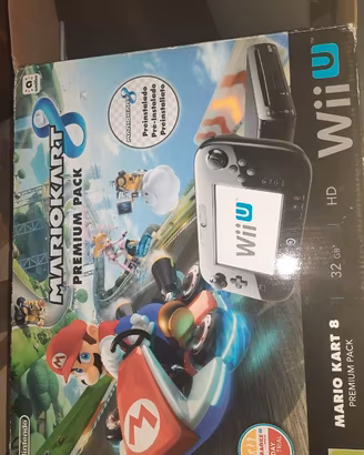 Nintendo Wii U 32GB Premium Pack + Mario Kart 8