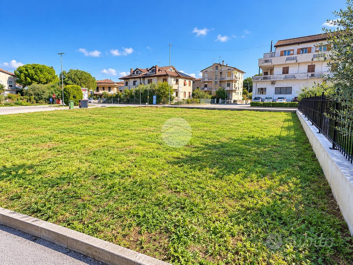 TER. RESIDENZIALE A MONTECOSARO - Vista 3
