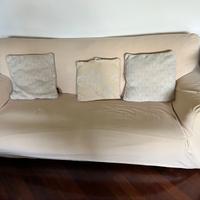 2 divani di cui uno letto