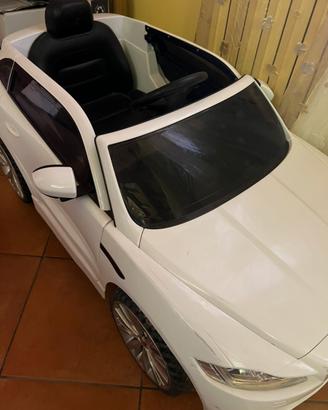 Auto elettrica per bambini modello Jaguar
