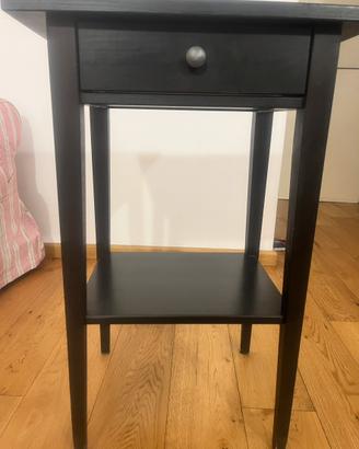 Due comodini Ikea colo nero