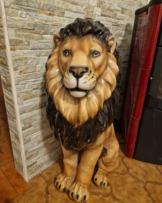 Leone in ceramica