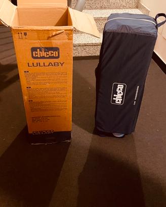Lettino Chicco blu con bassinet e rialzo da tavolo