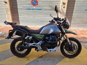 Moto Guzzi V85 TT Centenario 2021