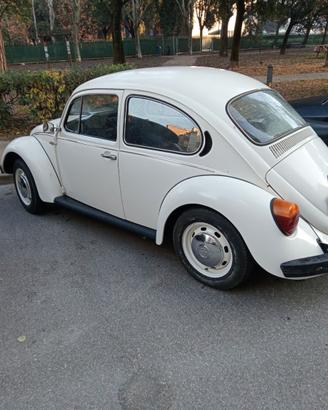 Volkswagen maggiolino bianco 1200 anno 1975