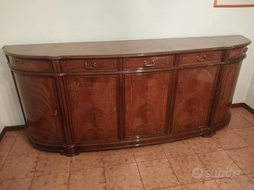 Credenza Bombata in Pregiata Radica di Noce