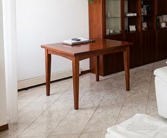 Tavolo in legno stile classico