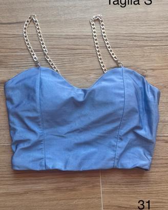 Crop top azzurro satinato con spalline a catena