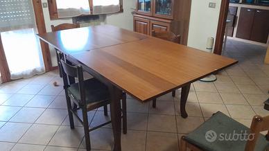 TAVOLO DA 4/8 POSTI + 4 SEDIE