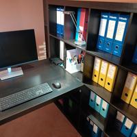 Scrivania e Libreria archivio  125 x 150cm