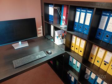 Scrivania e Libreria archivio  125 x 150cm