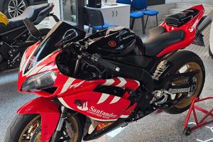 Yamaha YZF R1