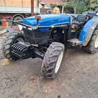 TRATTORE AGRICOLO