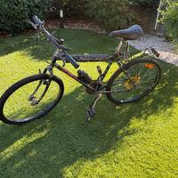 Bicicletta Mountain bike, copertoni nuovi