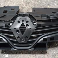 Griglia anteriore e passaruota anteriore Clio 4