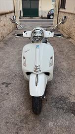 Piaggio Vespa 300 GTS hpe