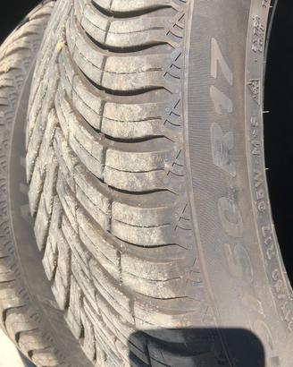 Gomme auto 215/50 R17 95W