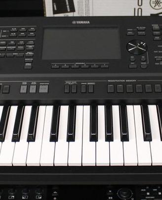 TASTIERA YAMAHA PSR SX 700 CON LEGGIO E GARANZIA
