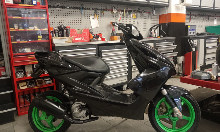 Yamaha aerox 50 2t scooter